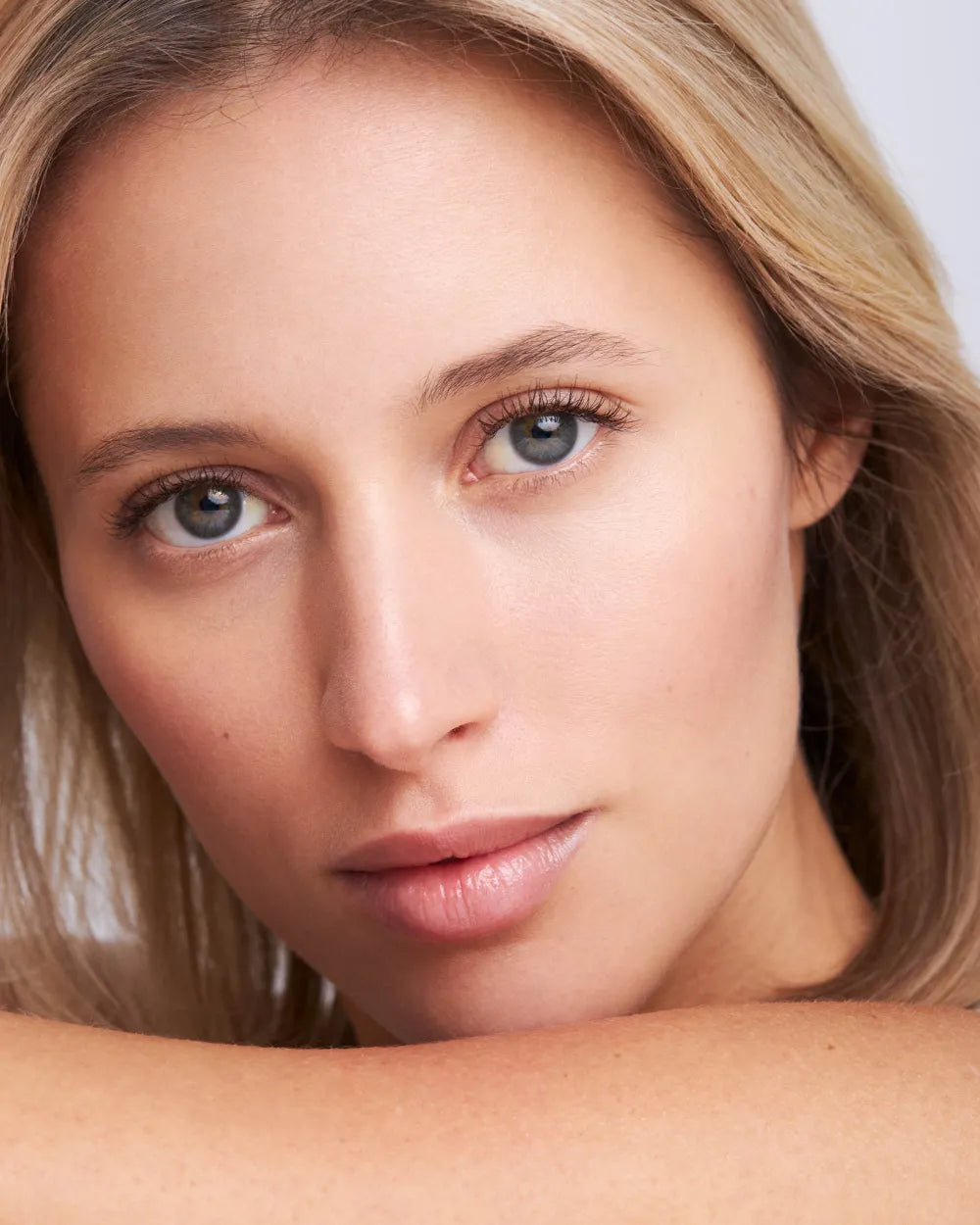Sanft retuschierender Concealer mit Tee-Extrakten